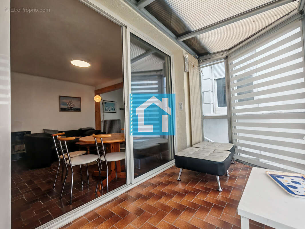 Appartement à DONVILLE-LES-BAINS