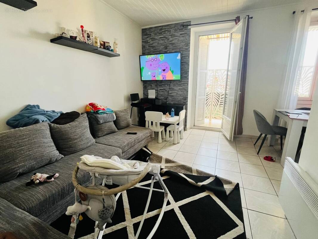 Appartement à MARSEILLE-3E