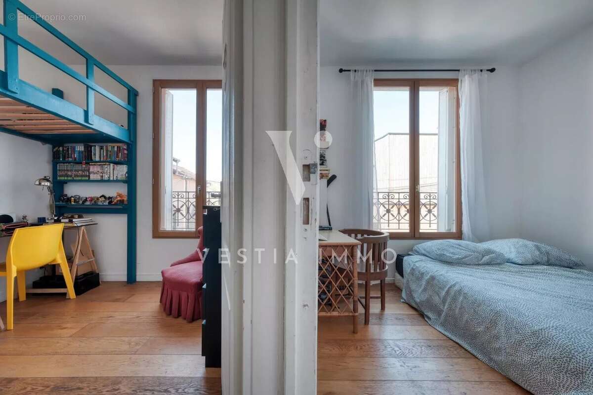 Maison atypique rénovée – 108 m² au sol – 4 chambres – cour privée - photo 9