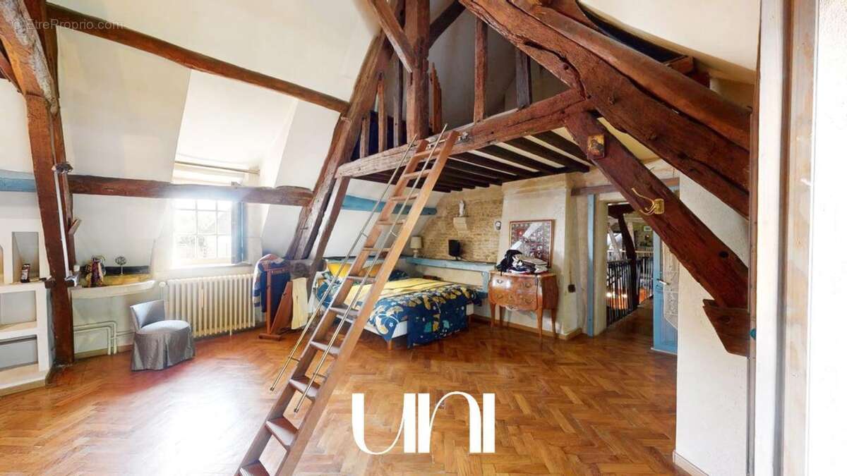 Maison 373 m² à Airan  - photo 16
