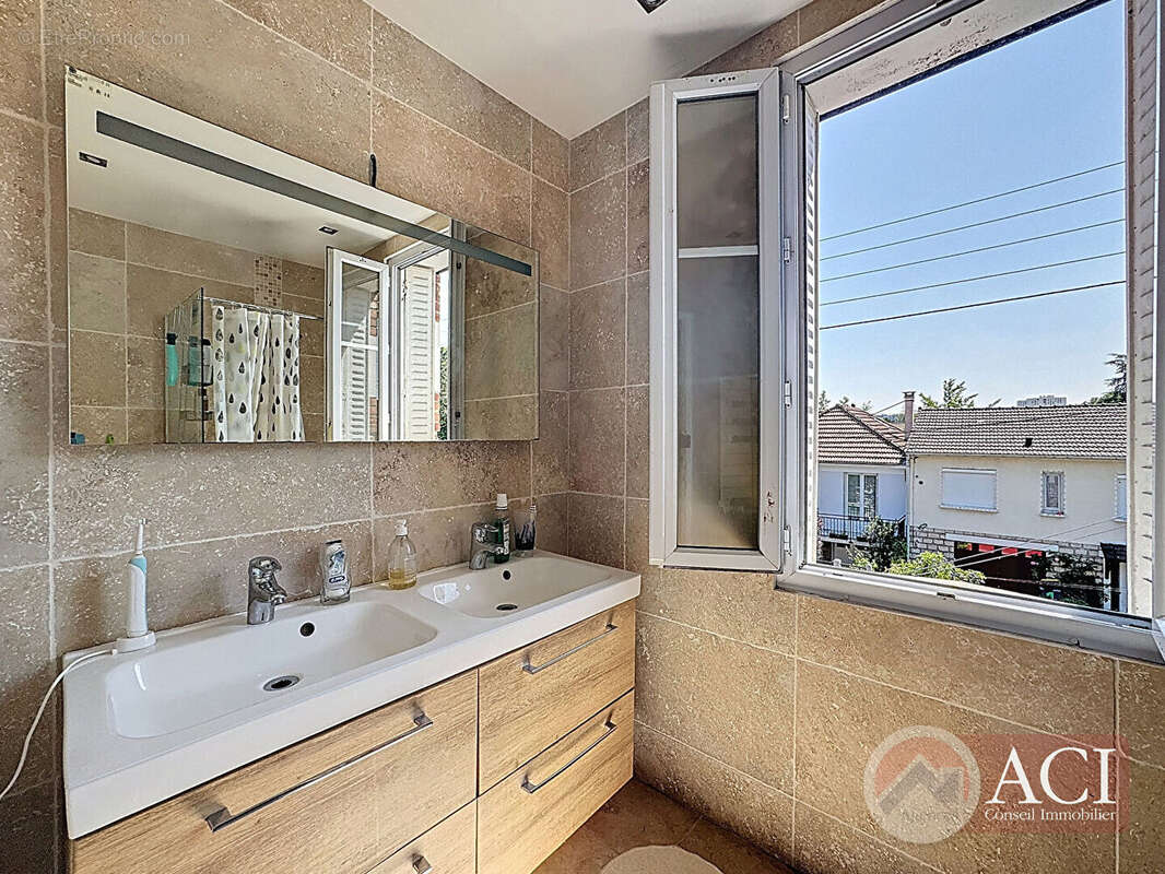 Maison à DEUIL-LA-BARRE