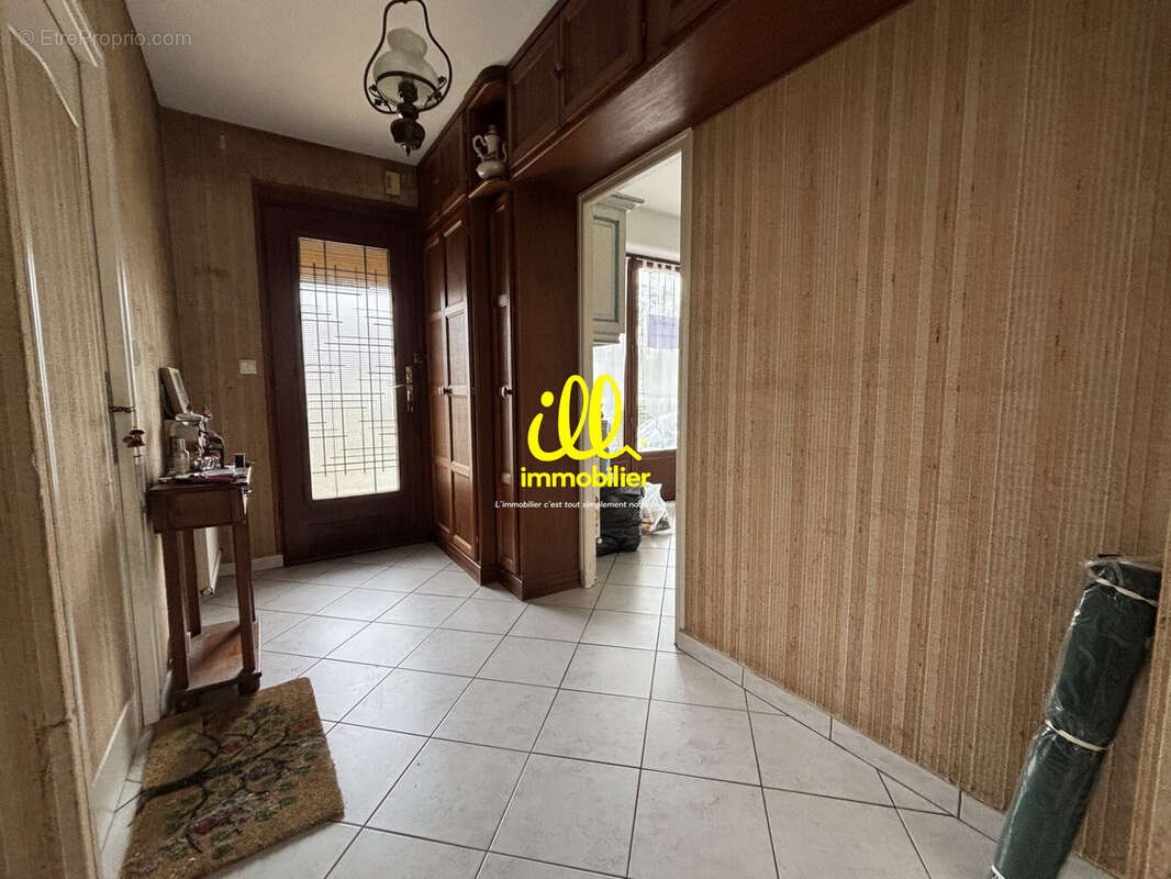 Maison 93 m² à Charleville-Mezieres  - photo 8
