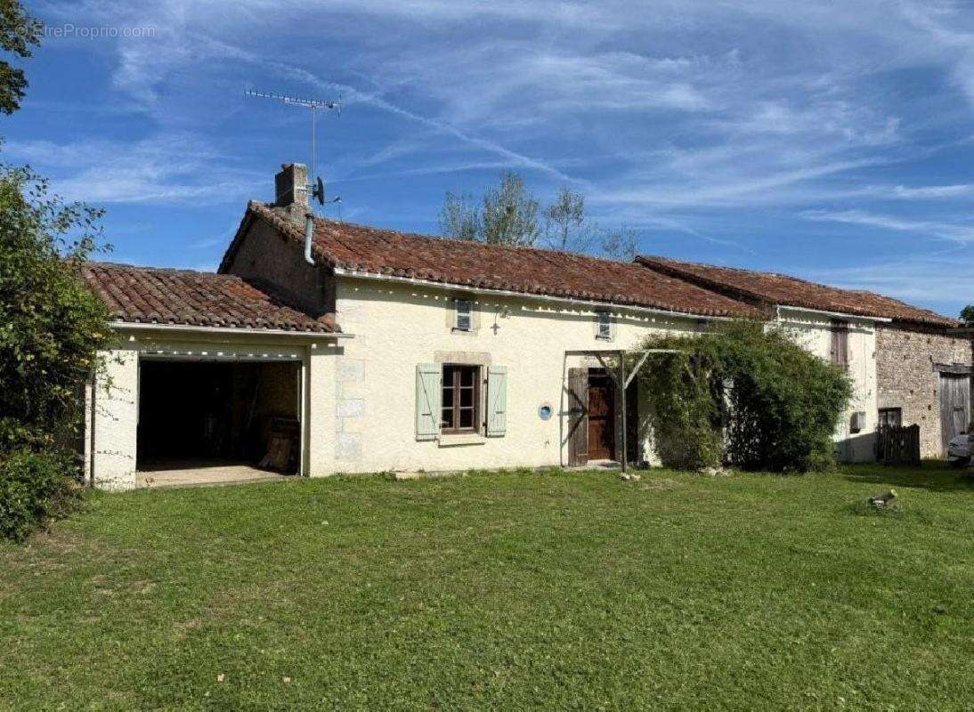 Maison à CHAMPAGNE-MOUTON