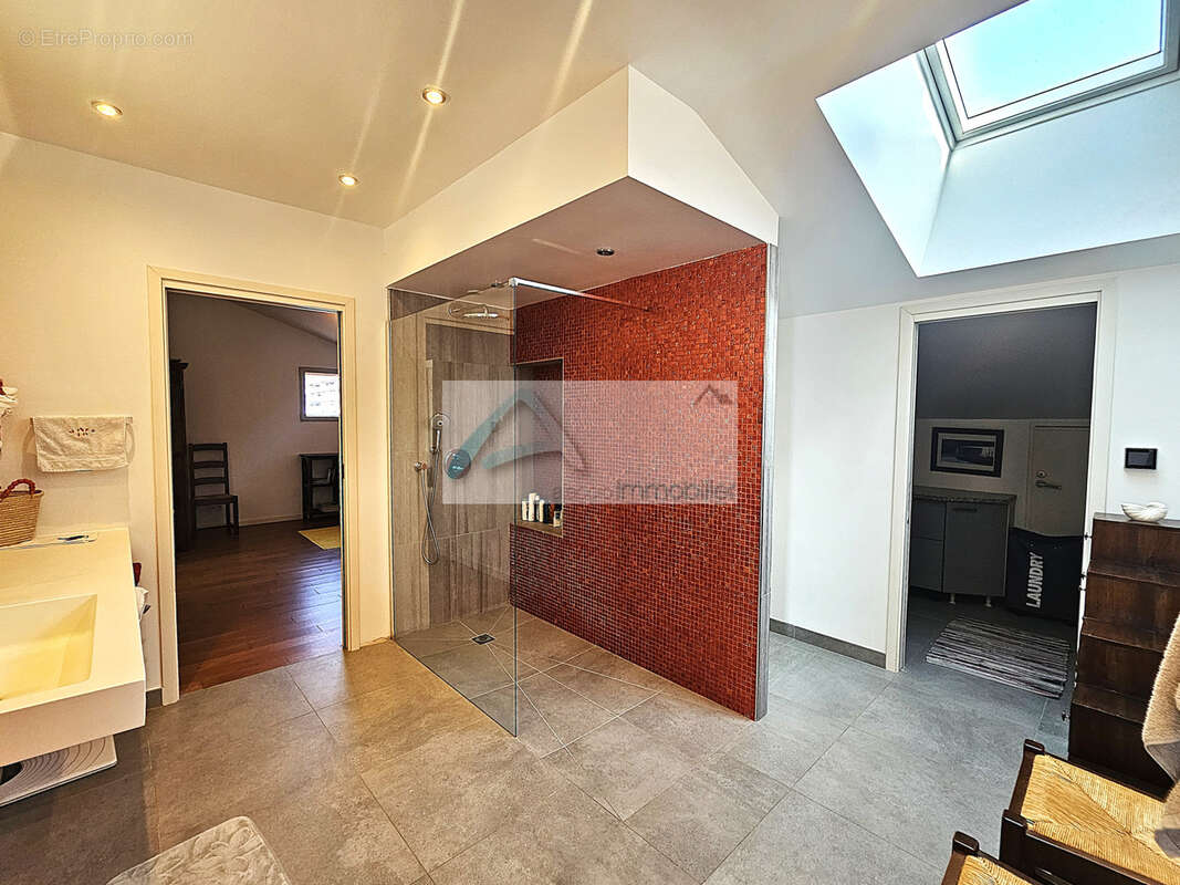 Superbe appartement au DERNIER étage avec vue panoramique - photo 17