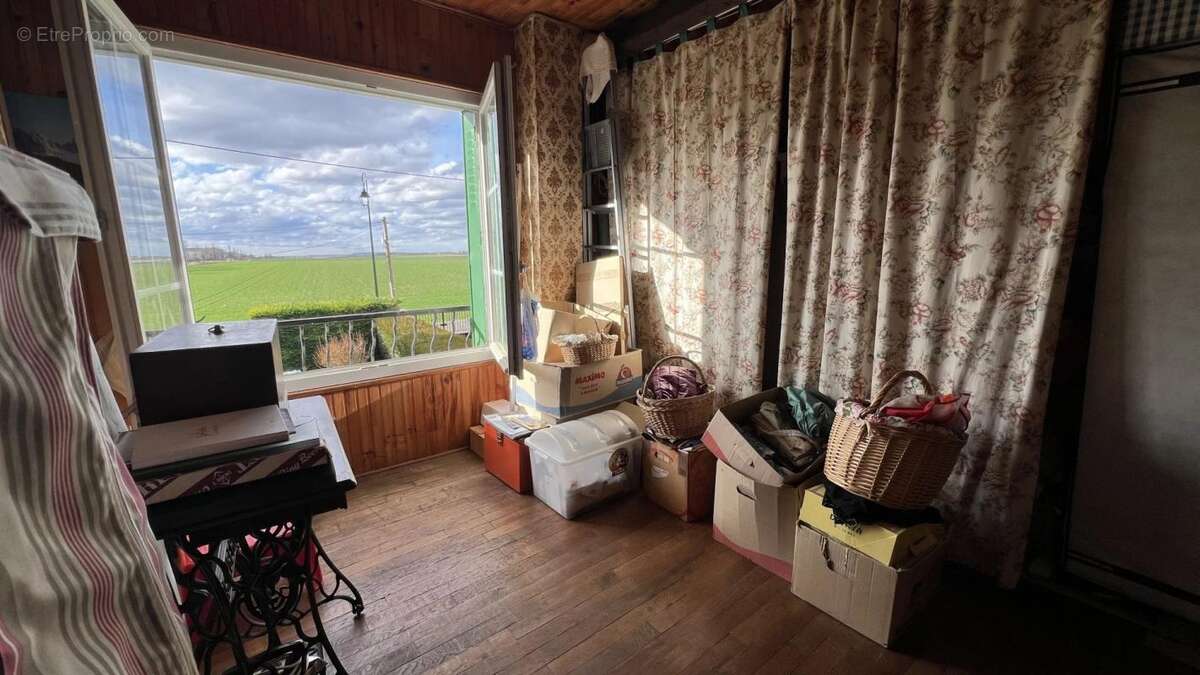 Maison à LES CLAYES-SOUS-BOIS