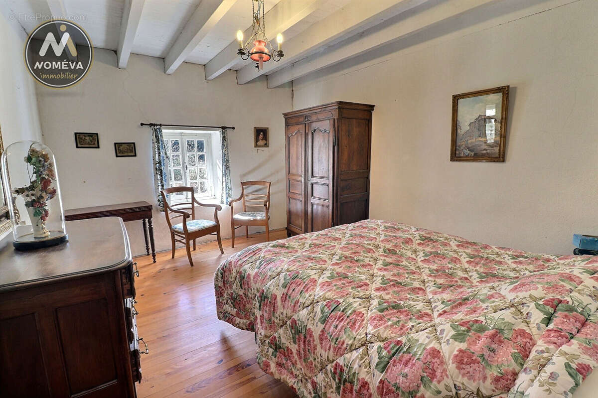 Maison à CHENEREILLES