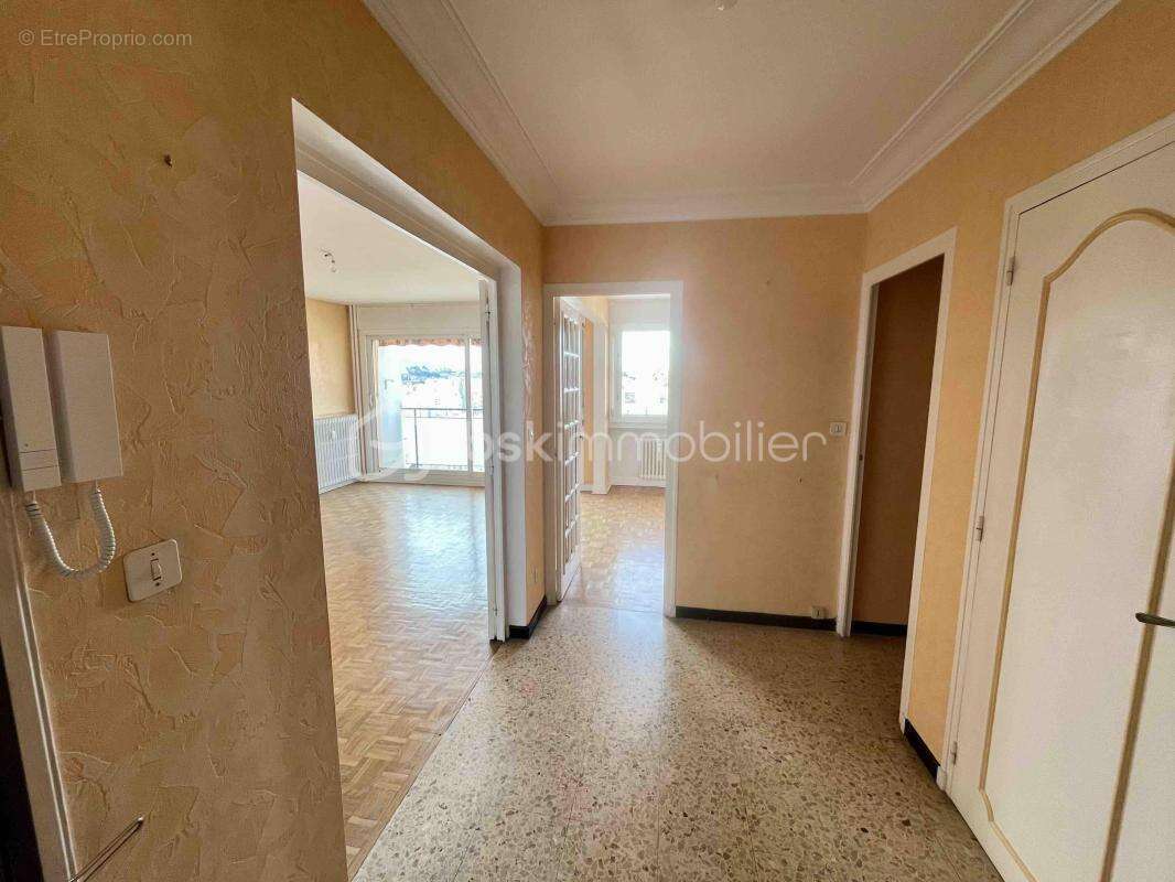 Appartement à SAINT-ETIENNE