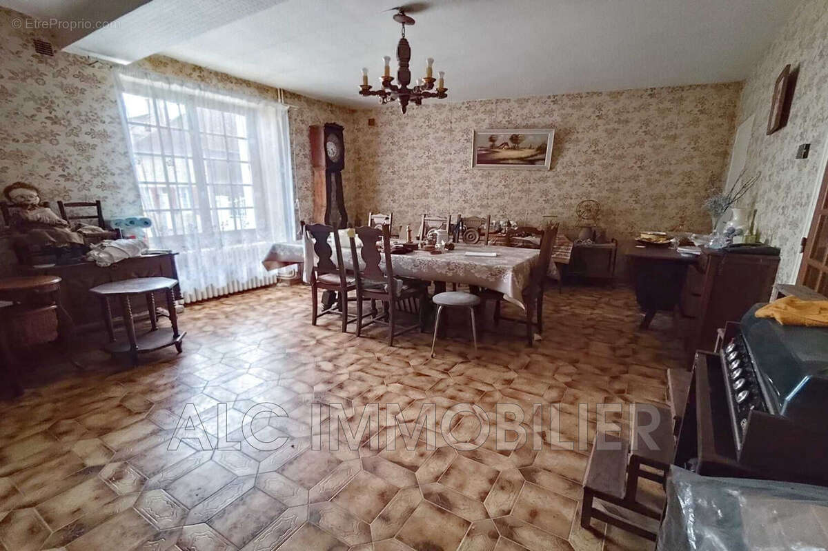 Maison à CHERISAY