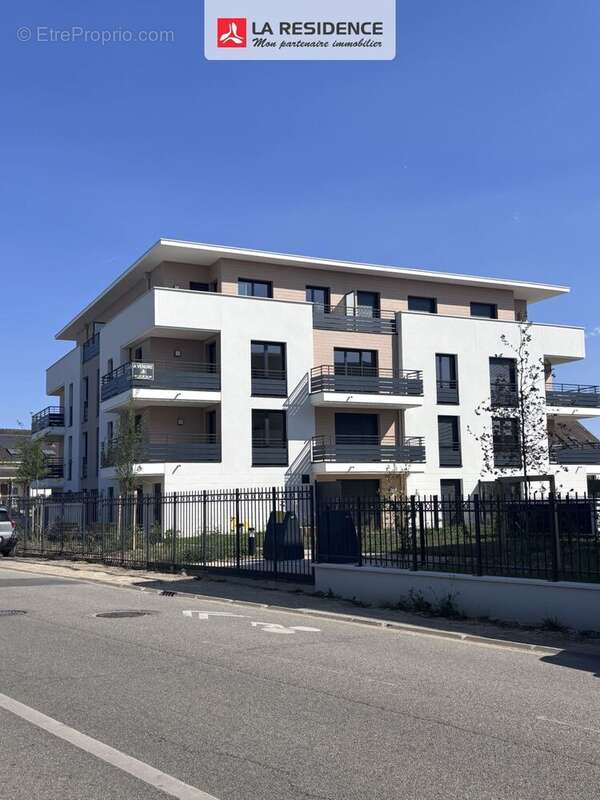 Appartement 67 m² à Les Clayes-Sous-Bois  - photo 2