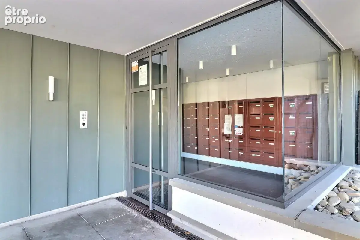 Libre : 2 pièces de 48 m² avec balcon et ascenseur dans résidence récente - photo 8