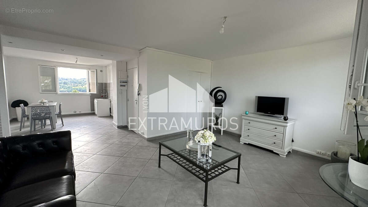 Appartement à L'ARBRESLE