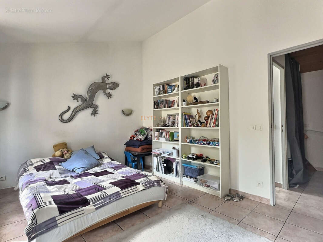 Appartement à SAINT-CHAMAS