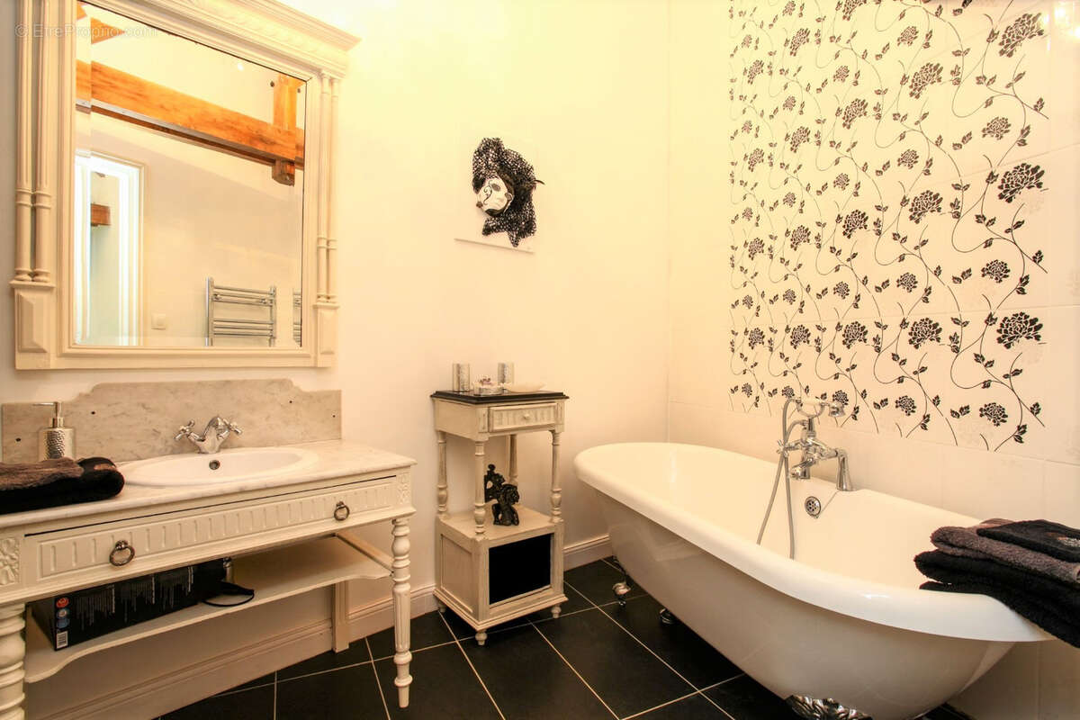 Maison à CAMPAGNAC-LES-QUERCY