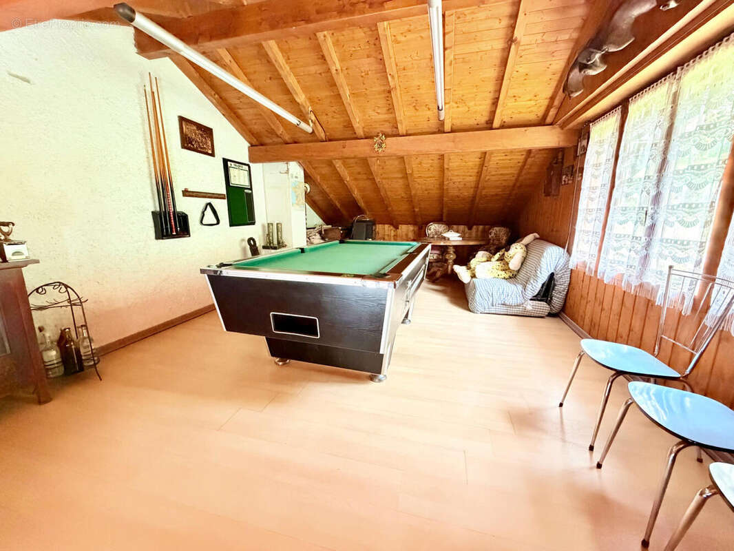 salle billard (2) - Maison à COLLONGES-SOUS-SALEVE