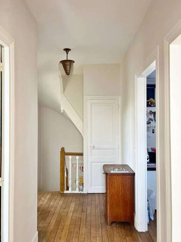 Maison à CHENNEVIERES-SUR-MARNE