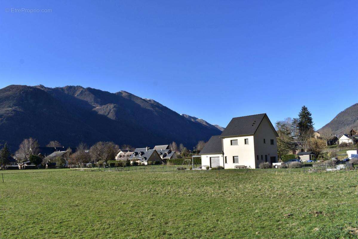 Terrain à MONTAUBAN-DE-LUCHON