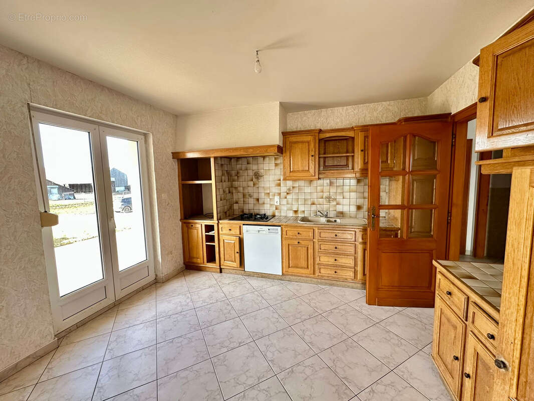 Maison à ESMOULIERES