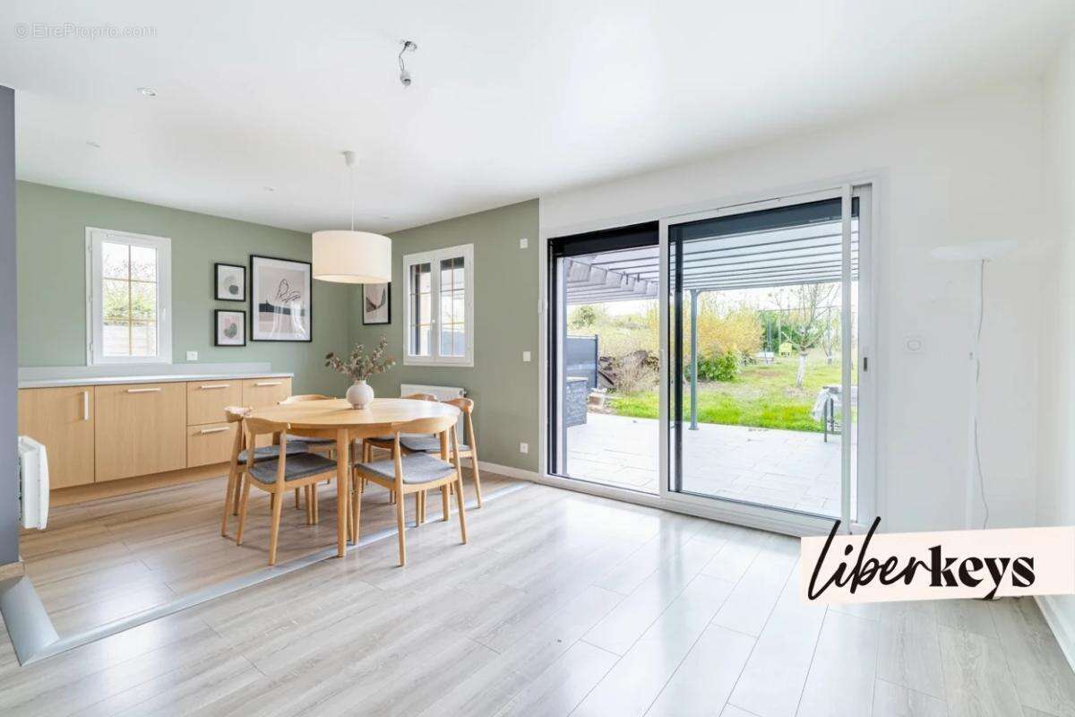 Maison à BALLAINVILLIERS