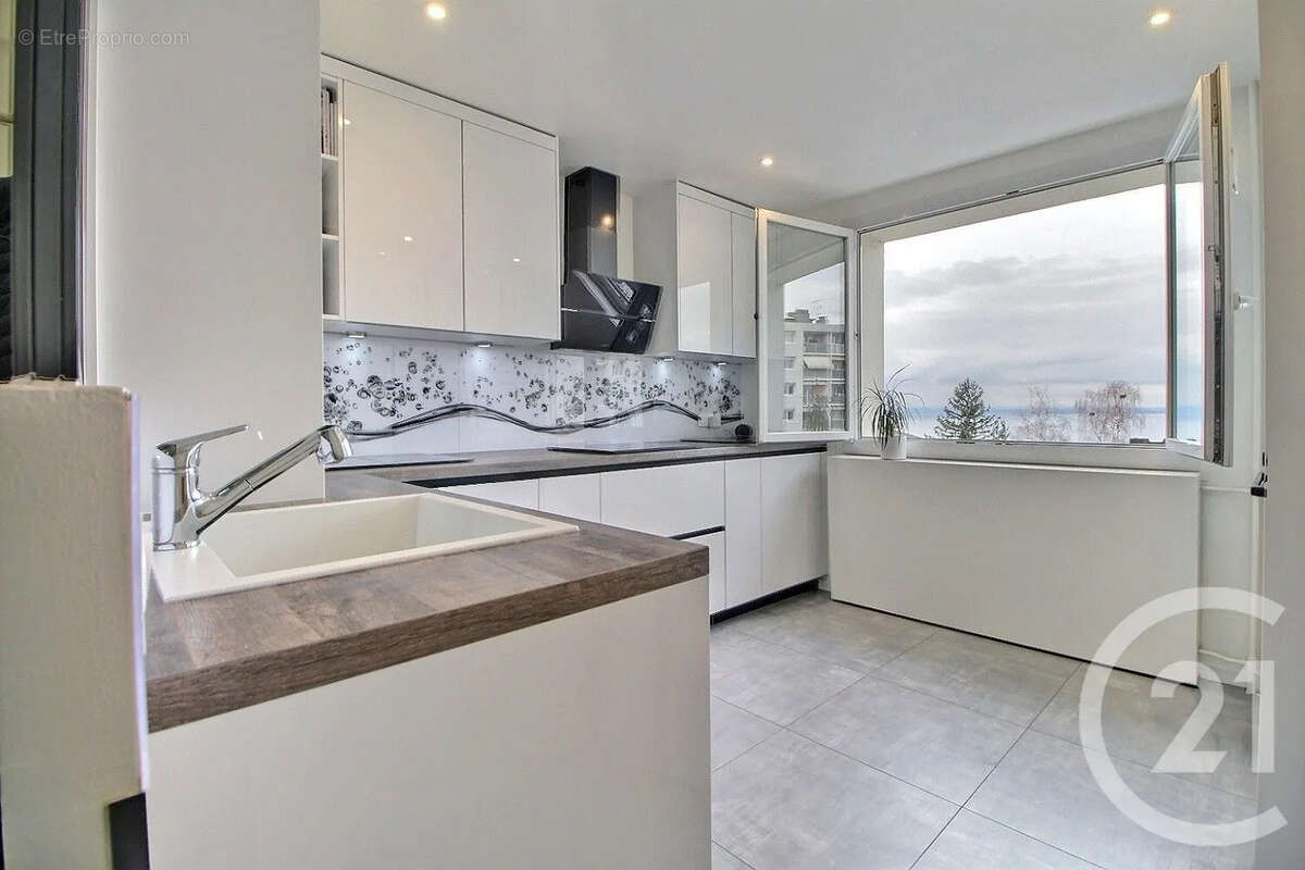 Appartement à EVIAN-LES-BAINS