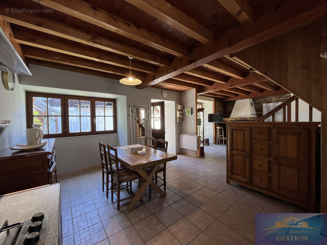 Ensemble immobilier à fort potentiel en centre-ville d’argelès-gazost ! - photo 5