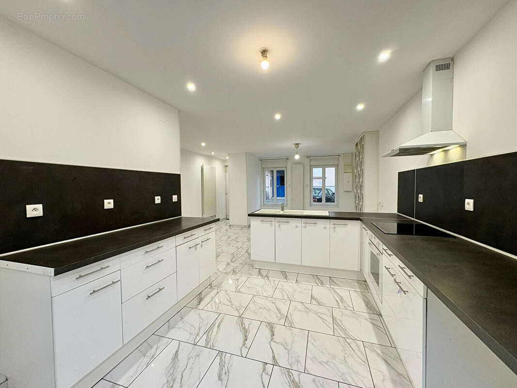 Maison à SAINT-QUENTIN