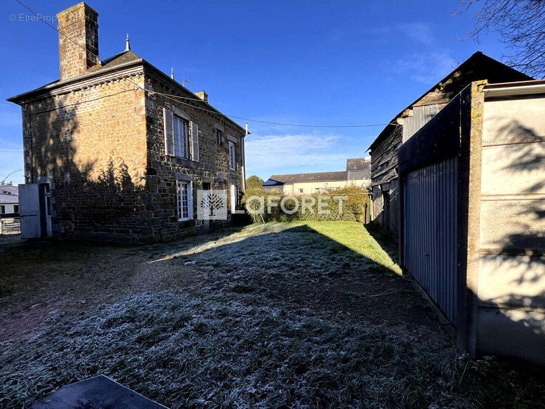 Maison à SAINT-ANDRE-DE-MESSEI