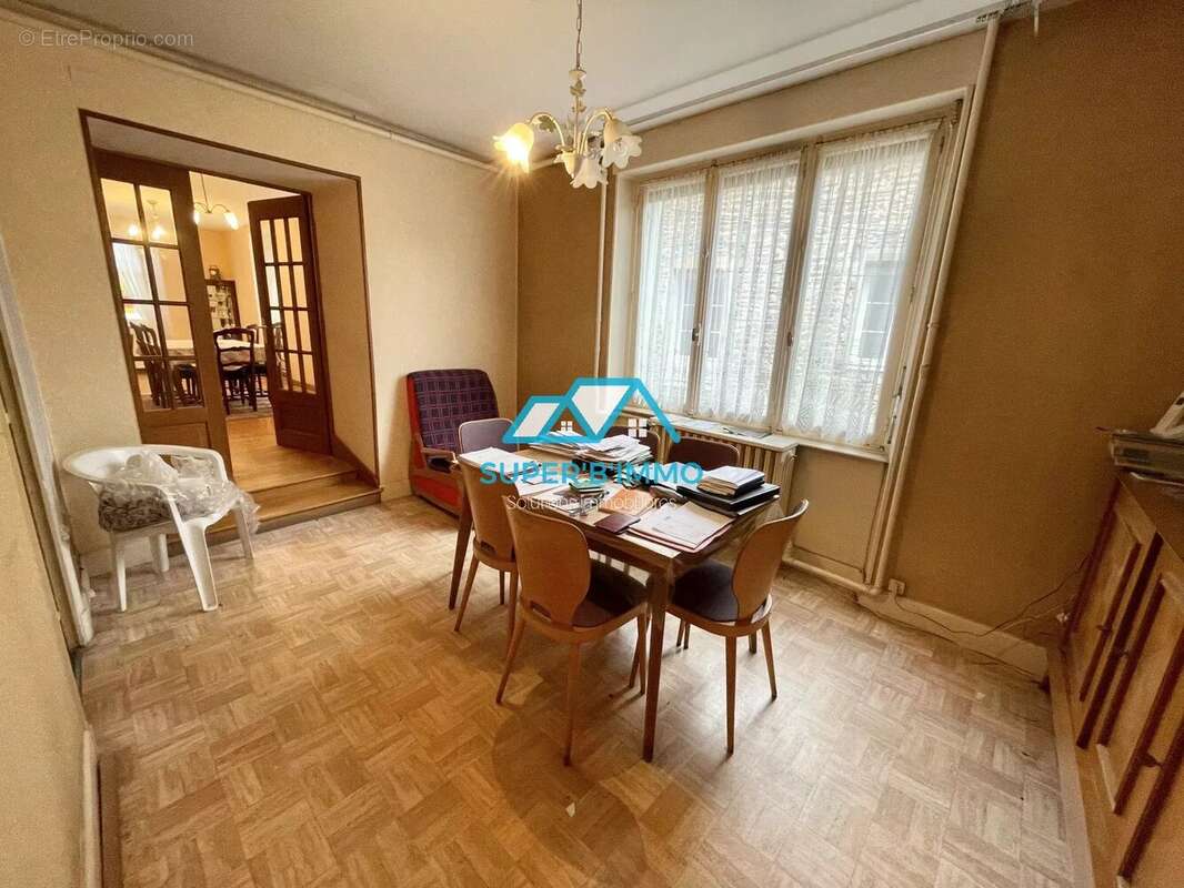 Maison à CHAMPAGNAC-LE-VIEUX