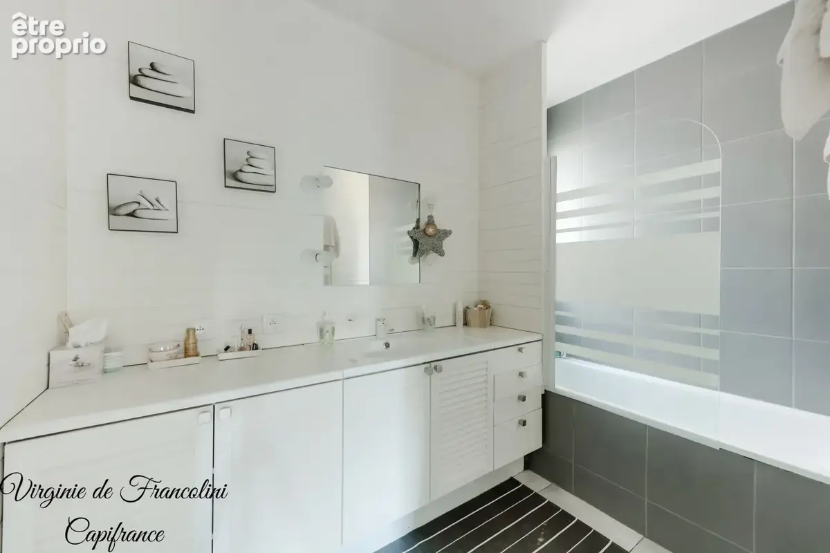 Sucy-en-Brie, Maison d'exception, parcelle de 800m², 259m² au sol, 4 chambres, 3 terrasses, jardin, garage, sous-sol - photo 13