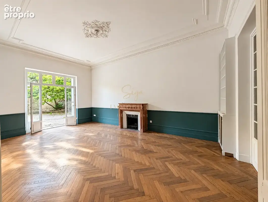 Marseille 8ᵉ   Rue Paradis  Appartement bourgeois de 207 m2 avec jardin privatif de 178 m2 - photo 3