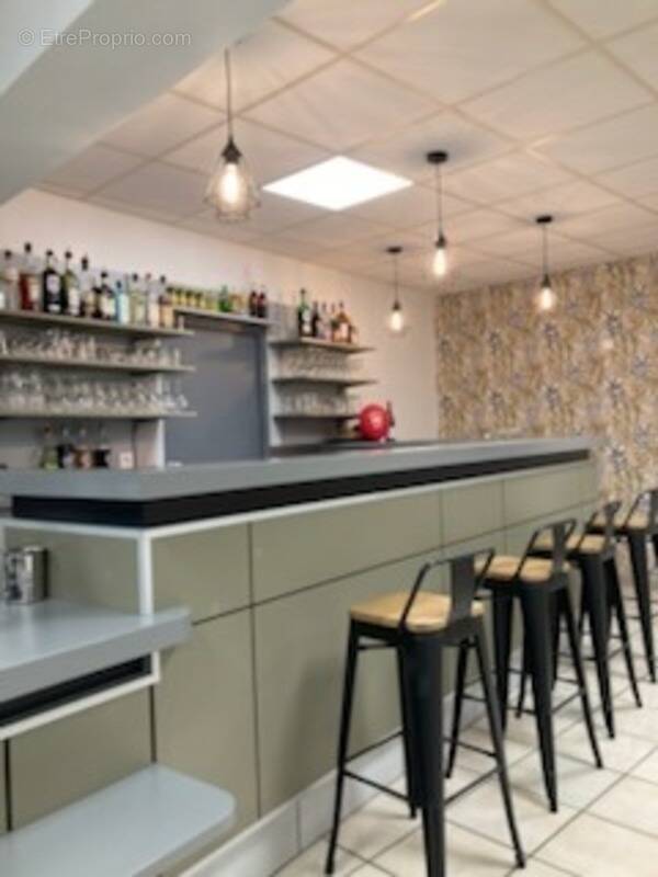 Commerce à FONTENAY-LE-COMTE