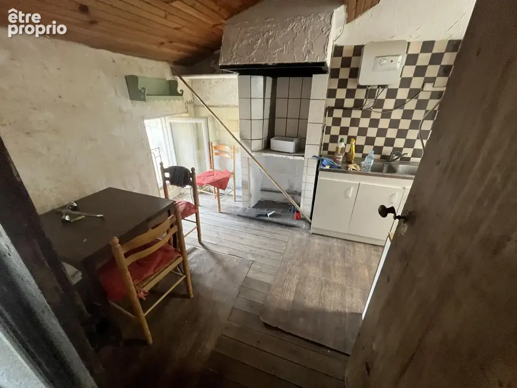 Immeuble à rénover-Gros potentiel locatif dans le centre de la commune à proximité des quais - photo 4