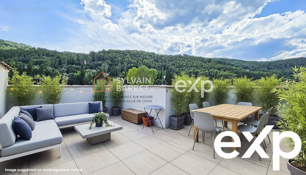 Appartement à SOLLIES-PONT