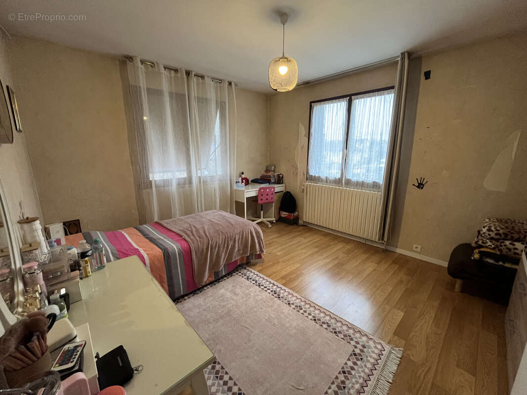 Grande Maison Familiale avec revenu locatif ! - photo 9
