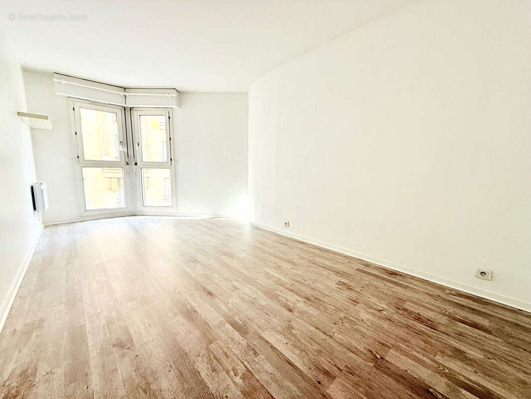 Appartement à LEVALLOIS-PERRET