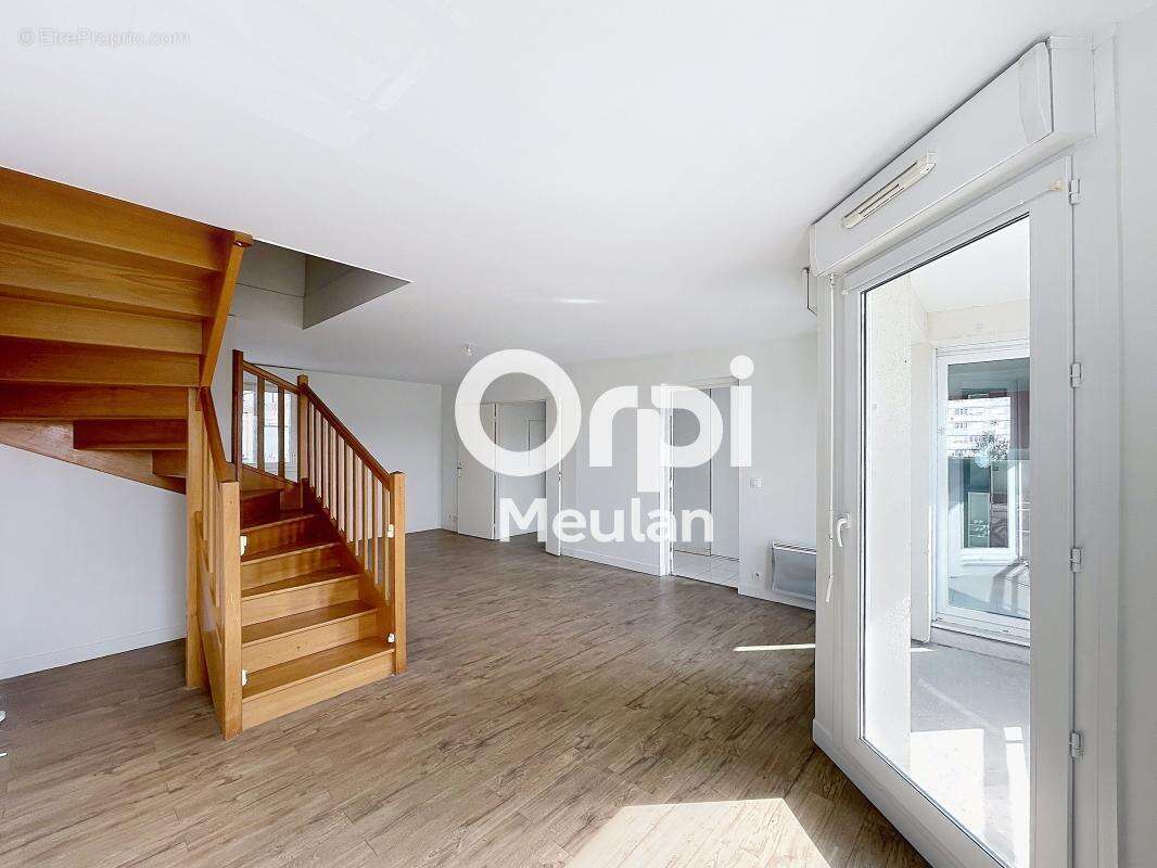 Appartement à LES MUREAUX
