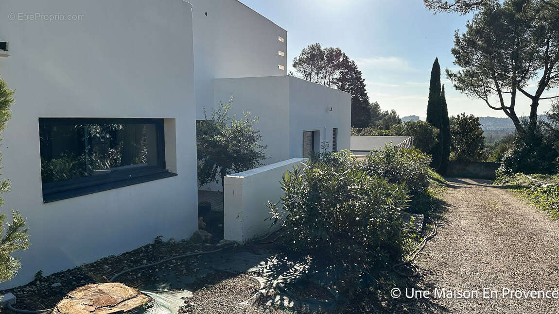 Maison à VILLENEUVE-LES-AVIGNON