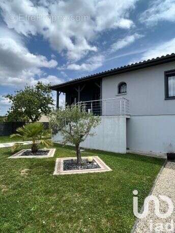 Photo 2 - Maison à BASSENS