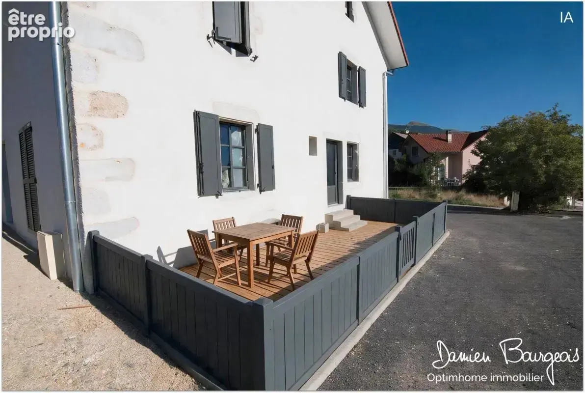 Maison à PERON