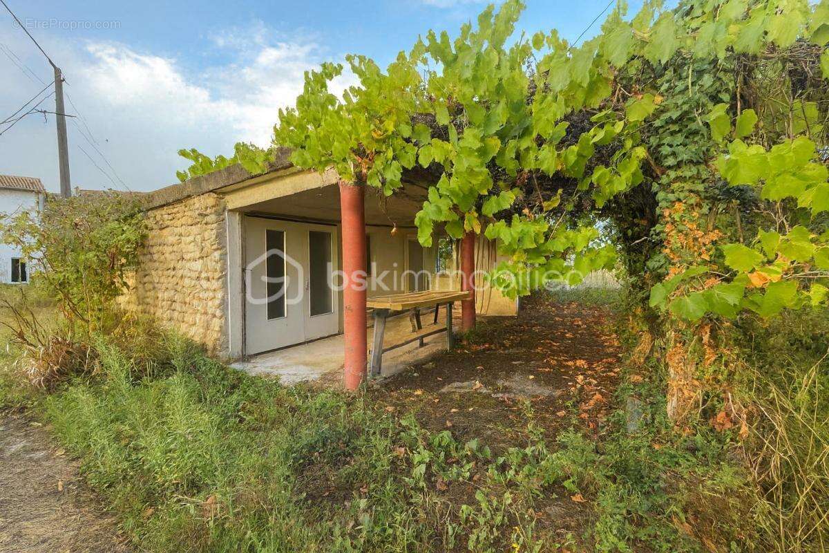 Maison à SAINT-HILAIRE-DU-ROSIER