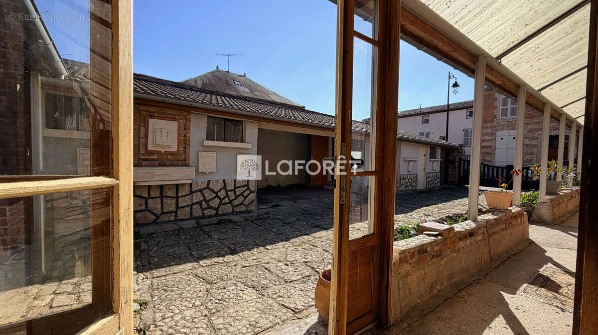 Maison à SAINTE-MENEHOULD