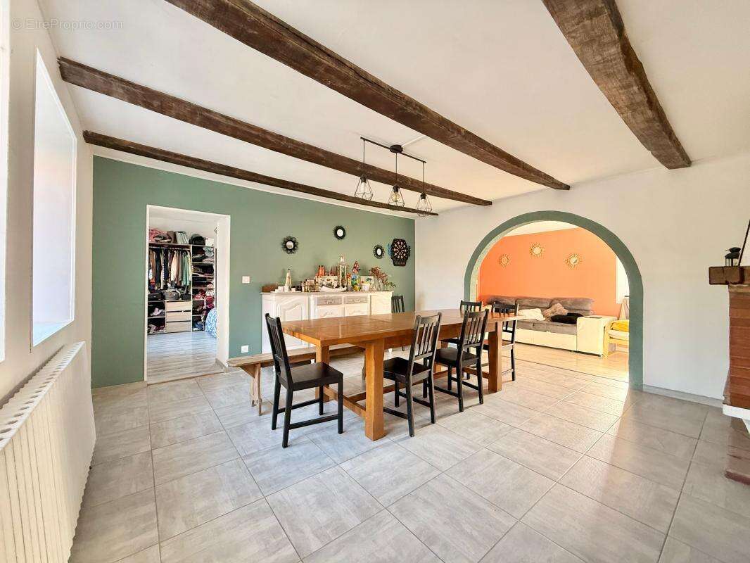 Aux portes d’Auxonne : Charme de l'ancien et beaux volumes. 6 chambres - 3 garages - photo 8