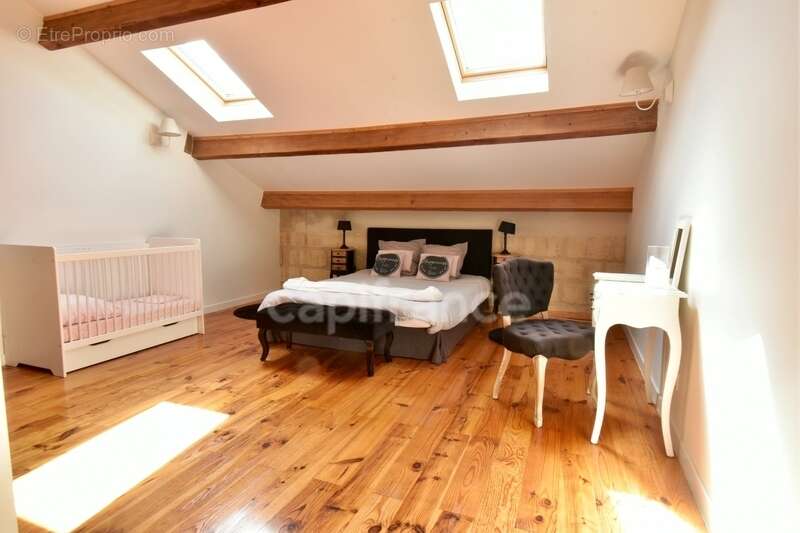 Maison à SAINT-PIERRE-DE-MEZOARGUES