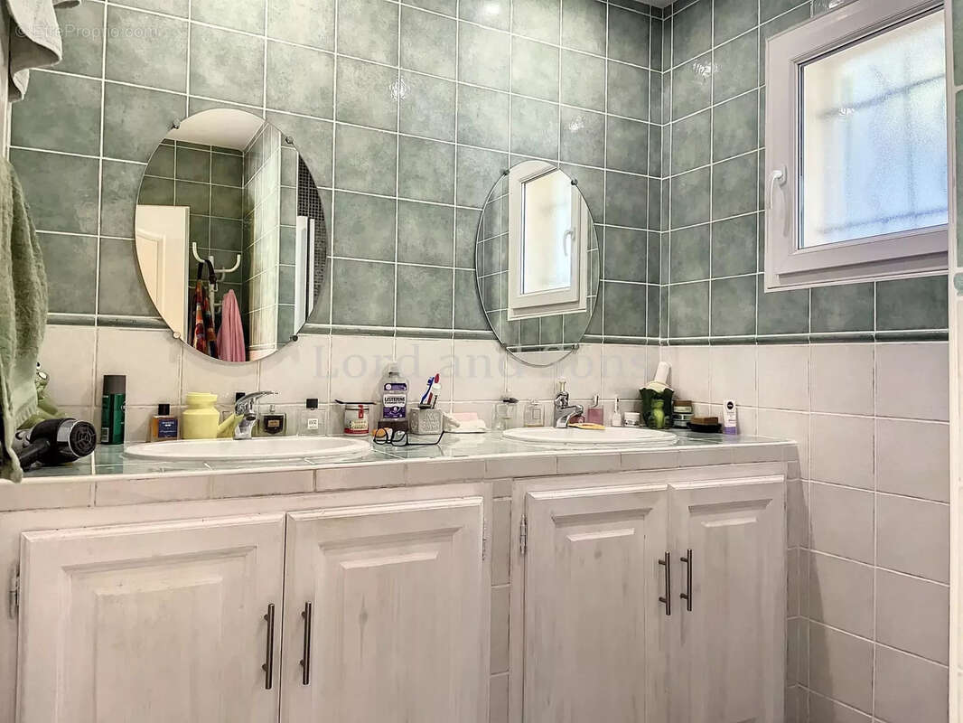 Maison à SUZE-LA-ROUSSE