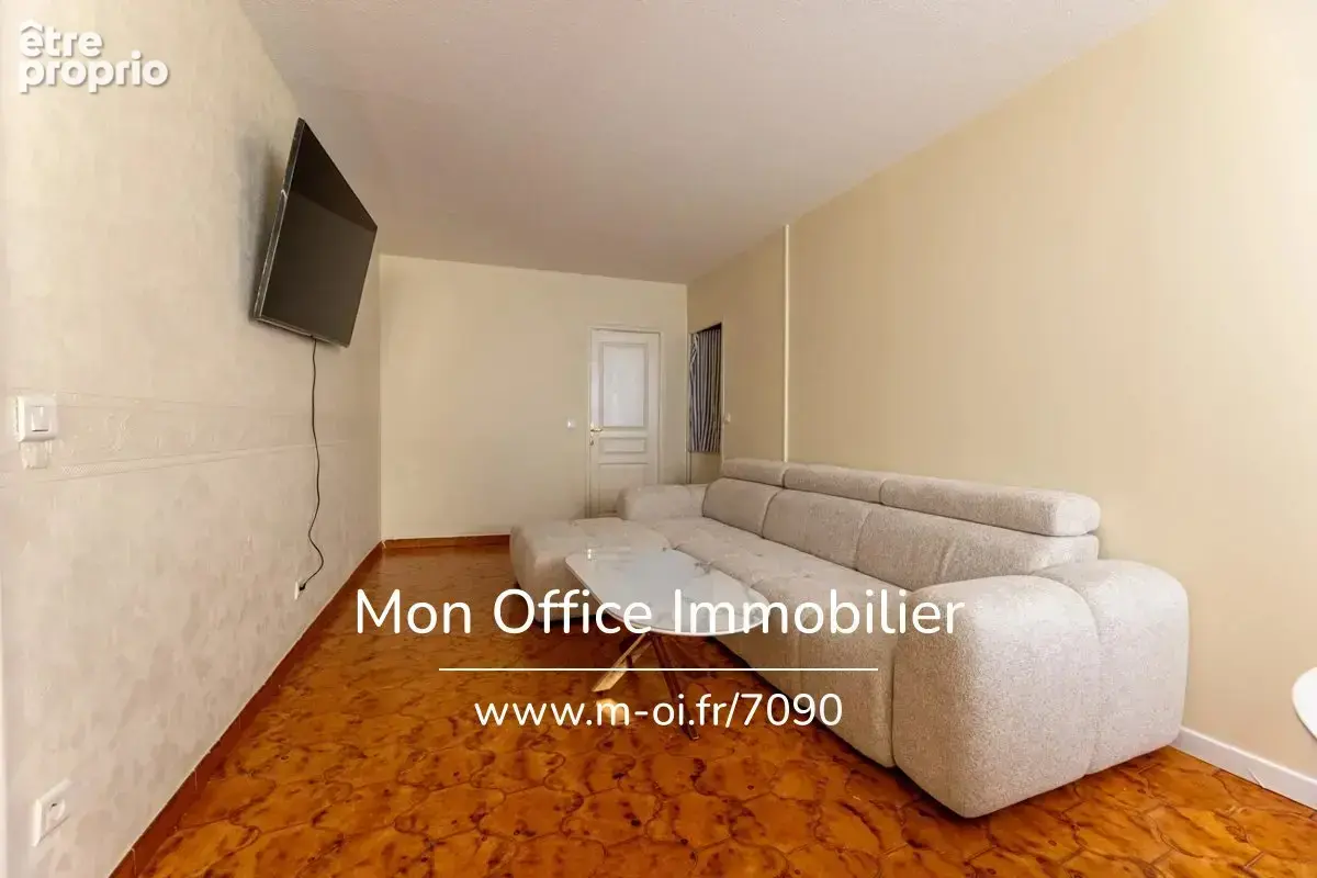 Référence : 7090-AMB - Immeuble 5 pièces avec local commercial et chambre froide - photo 5