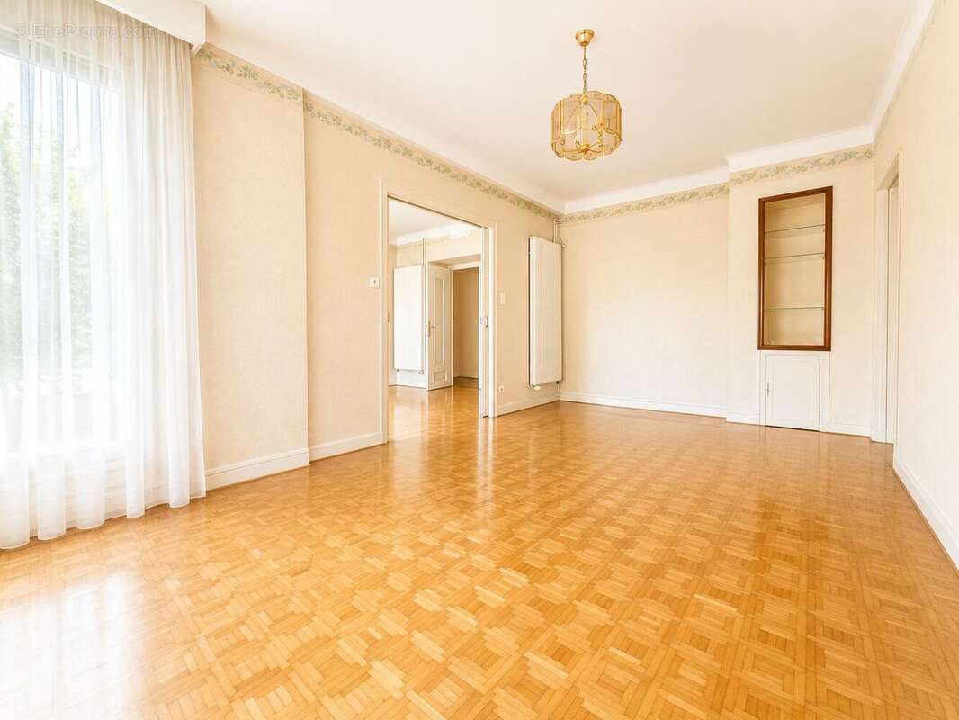 Appartement 89 m² à Chambery  - photo 4