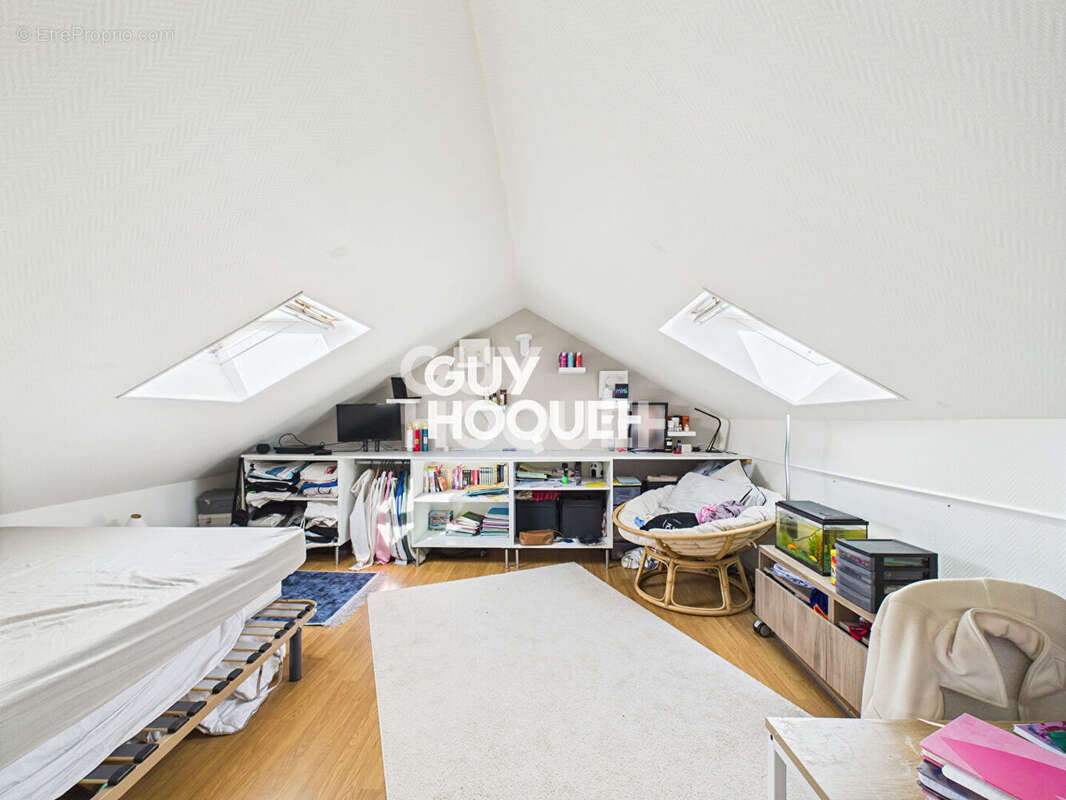 Maison à SAINT-ETIENNE-DU-ROUVRAY