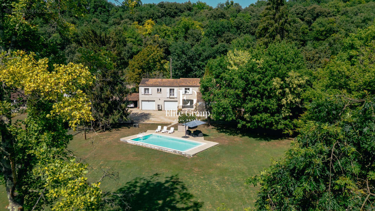 Maison à PUYMOYEN