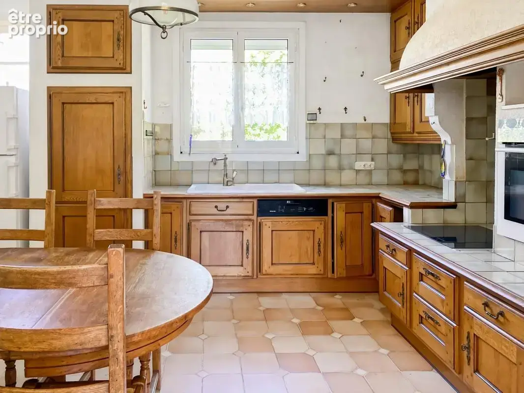 Villa familiale 125m² - 4 chambres + bureau - 2 salles d'eau- Atelier - cave - jardin- abri voitures - photo 6