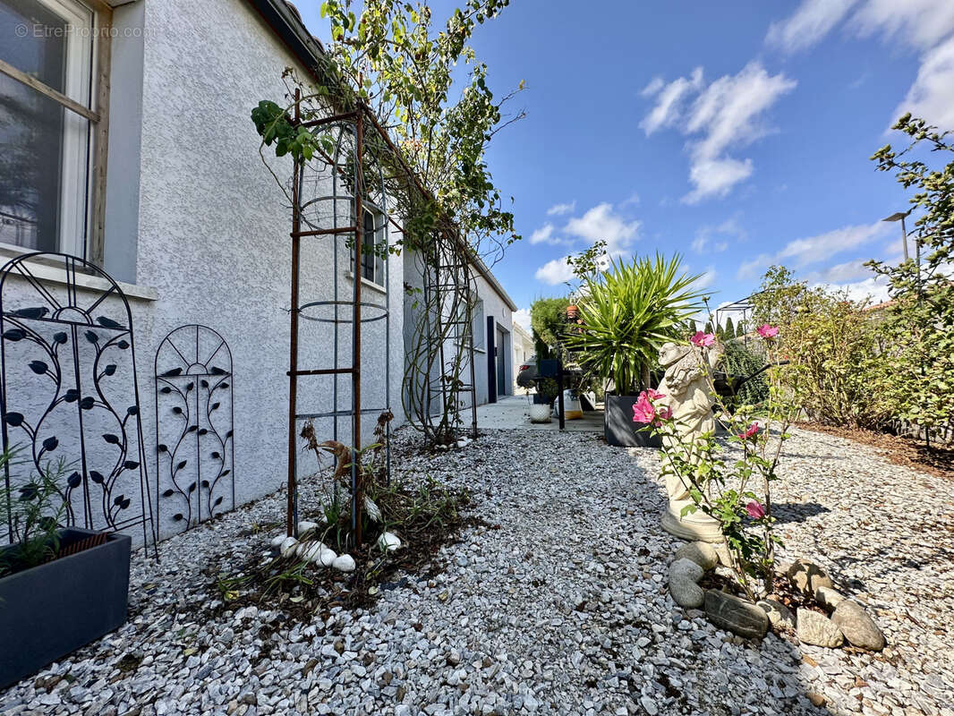 Maison à VILLASAVARY