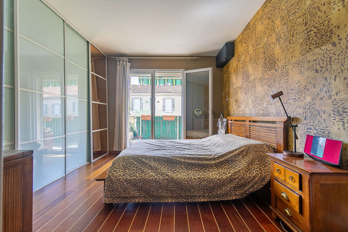 Appartement à MARSEILLE-6E